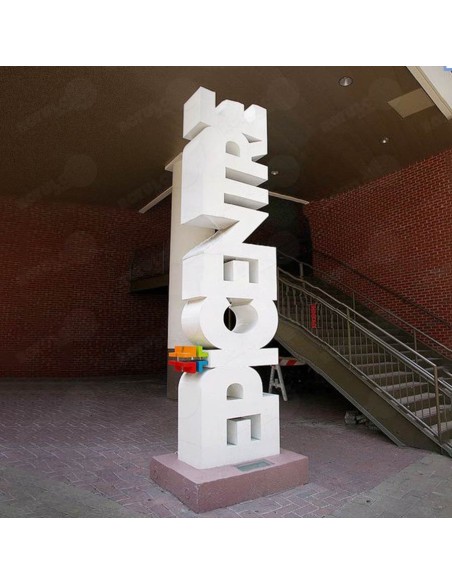 Letras Gigantes verticales, monumentos verticales