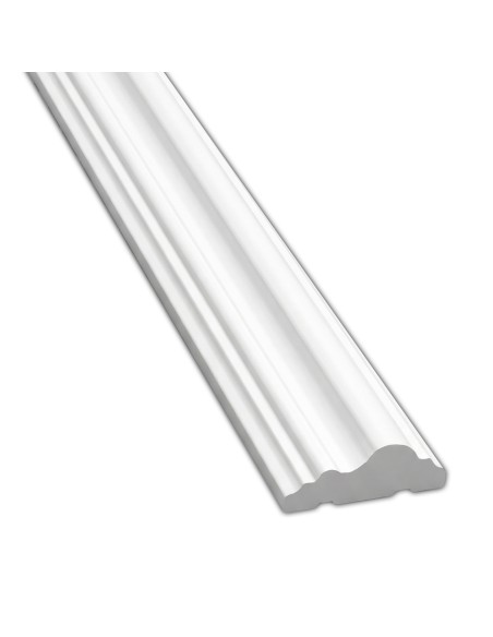 Moldura blanca para techo y pared con acabado decorativo