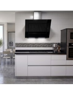 Revestimiento adhesivo oscuro para pared de cocina