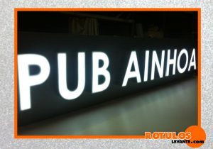 letras con iluminacion