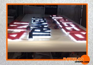 letras luminosas